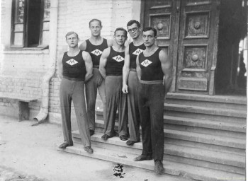 Сборная института по гимнастике