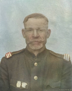 Нашел фотографию прадеда, и хочу узнать что за значки и погоны - Без имени-1.jpg